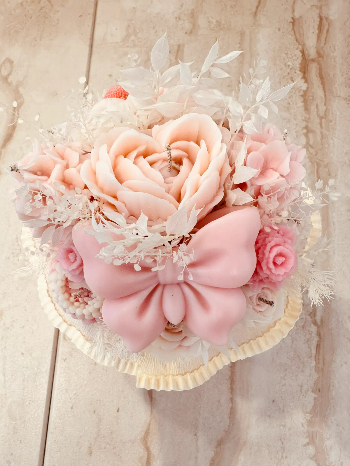Różowy Flower Box w welurowym pudełku z kwiatów z wosku
